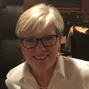 Meet your Posher, Debbie